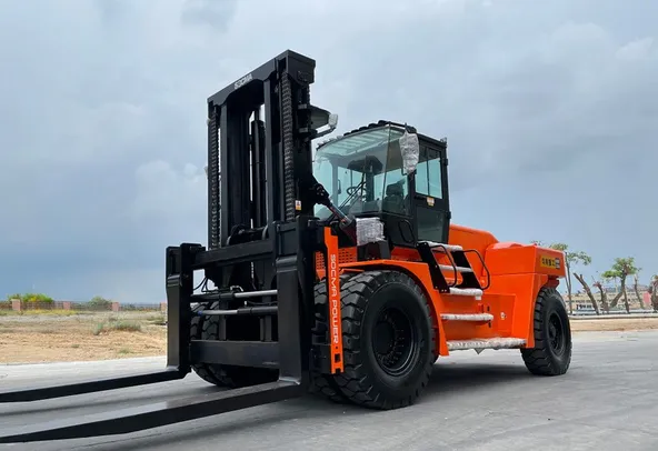 Socma HNF-250 Forklift Front Left Image