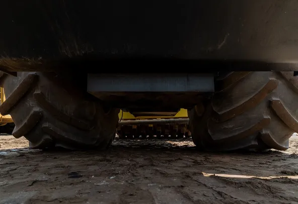 2014 Bomag BW226 PDH-4 Single Pad Foot Drum Roller Under carriage View