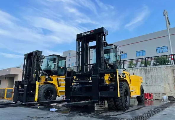 Socma HNF_350 Forklift Front Left View