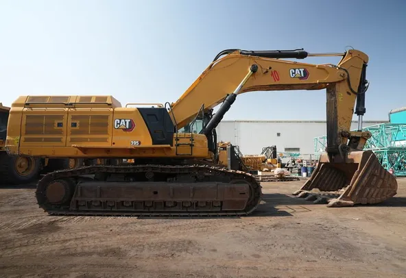 Caterpillar 395 for rent by Al Marwan