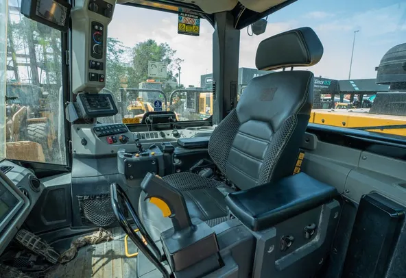 Caterpillar 988k Wheel Loader Inside Cabin Image