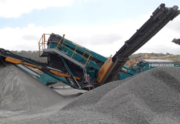 Powerscreen Chieftain 1400 2 Deck Screener - Al Marwan
