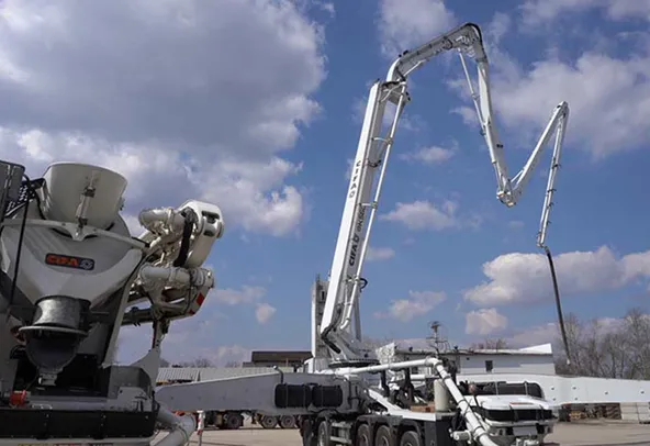 cifa_k56l_concrete_pump_truck-pumping