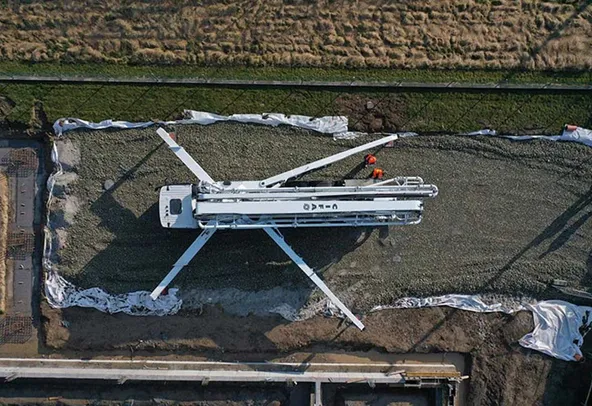 Cifa K56L Concrete Pump Truck High stabilizers view