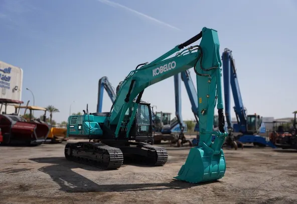 New Kobelco SK220 Crawler Excavator | Al Marwan
