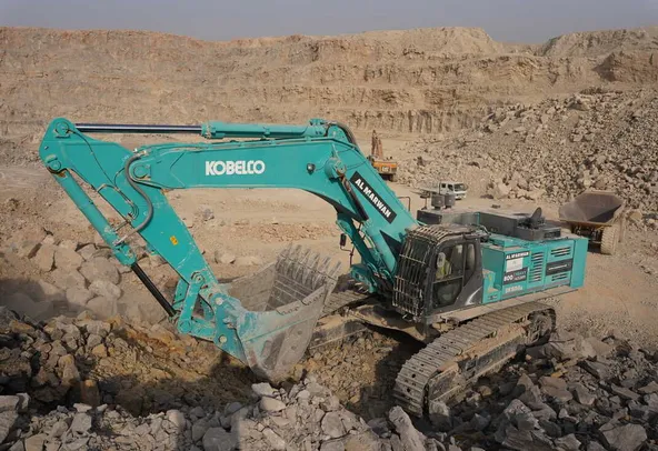 Rent Large 85-Ton Track Excavator | Al Marwan