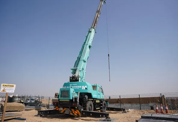 Rent 25-Ton Mobile Cranes | Al Marwan