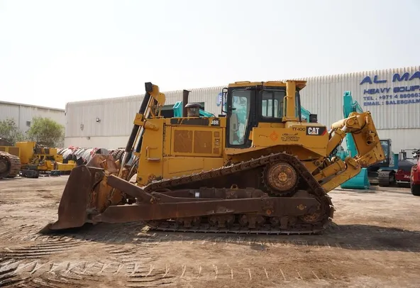 Used Cat D8R Crawler Dozer 2009 | Al Marwan