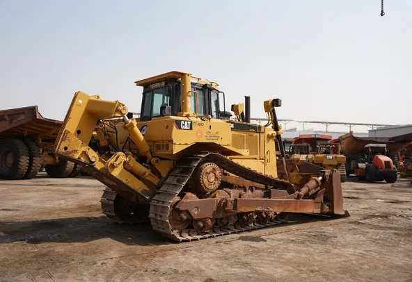 Used Cat D8R Crawler Dozer 2009 | Al Marwan