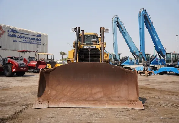 Used Cat D8R Crawler Dozer 2009 | Al Marwan