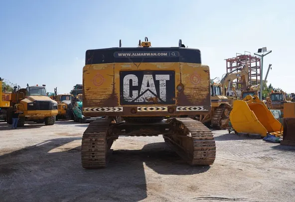 Used Cat 345D Track Excavator 2011 for Sale | Al Marwan