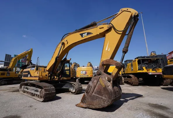 Cat 345BL Track Excavator 2005 for Sale | Al Marwan