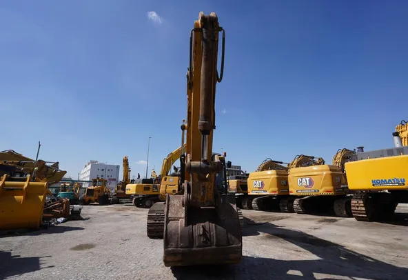 Cat 345BL Track Excavator 2005 for Sale | Al Marwan