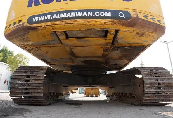 2015 Komatsu PC220-8M0 Track Excavator Undercarriage view |Al Marwan