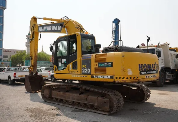 2015 Komatsu PC220-8M0 Track Excavator Rear left view |Al Marwan