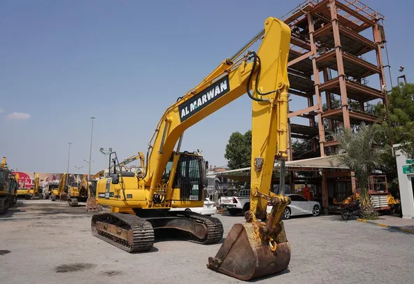 2015 Komatsu PC220-8M0 Track Excavator Front right view |Al Marwan