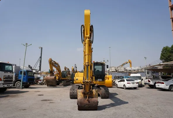2015 Komatsu PC220-8M0 Track Excavator Front view |Al Marwan