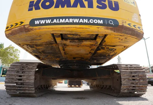 2015 Komatsu PC220-8M0 Track Excavator Undercarriage view |Al Marwan