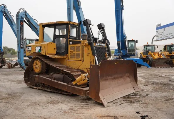 Caterpillar D6R Bulldozer front right view- Al Marwan Machinery