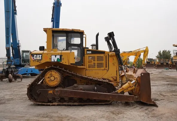 Caterpillar D6R Bulldozer right side view- Al Marwan Machinery