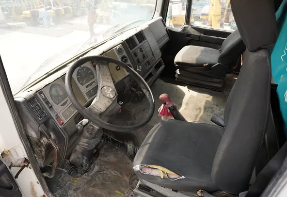 This used 2004 Man 33.373DFC 6x4 Water Truck have a liquid capacity up to 5000 gallons. Buy this heavy truck on Al Marwan.