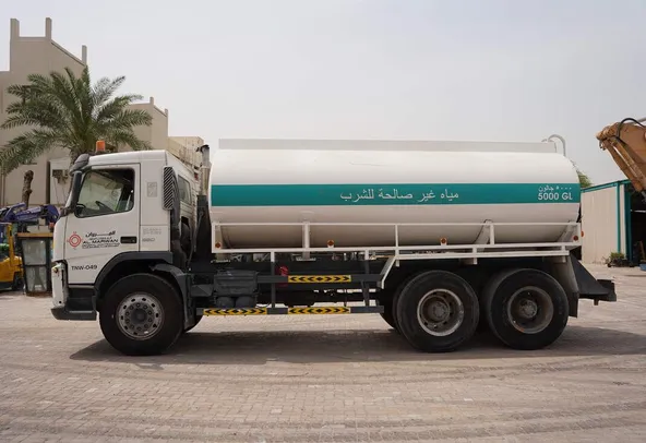2005 Volvo FM12 6x4 Water Truck-Reliable Water Distribution-Left-Side-Image