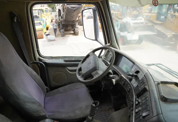 2005 Volvo FM12 6x4 Water Truck-Reliable Water Distribution-Interior-Image