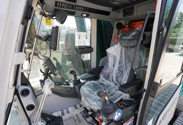 Piling Rig SR35-F with ABI Mobilram TM22-cabin-view