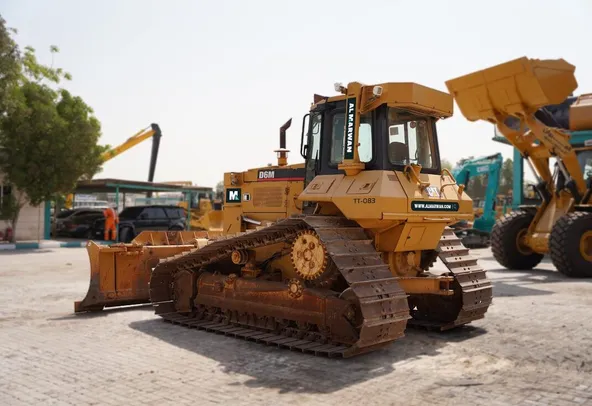 Cat D6M 16-Ton Crawler Dozer 2002 | Al Marwan