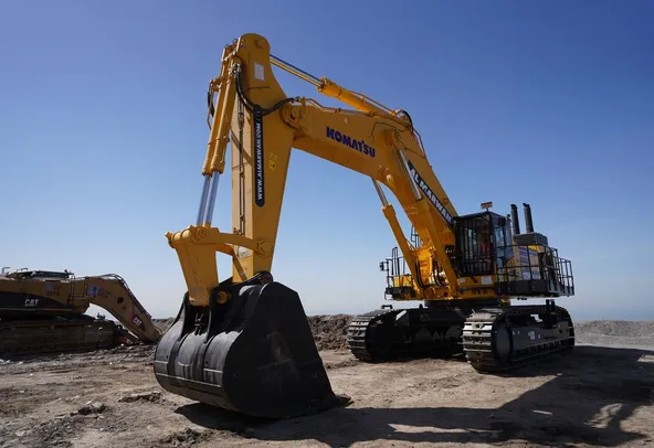 Rent Large 120-Ton Track Excavators | Al Marwan