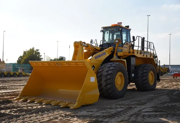 Rent Large 53-Ton Wheel Loaders | Al Marwan