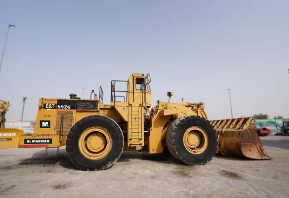 1988 Cat 992C Large Wheel Loader right side view