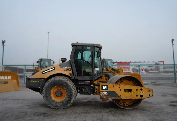 Volvo SD130D Single-Drum Roller 2010 | Al Marwan