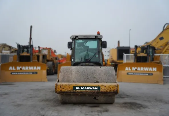 Volvo SD130D Single-Drum Roller 2010 | Al Marwan