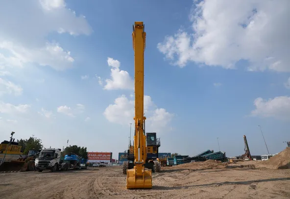 2001 Komatsu PC1600 Track Excavator Front View - EX-0238