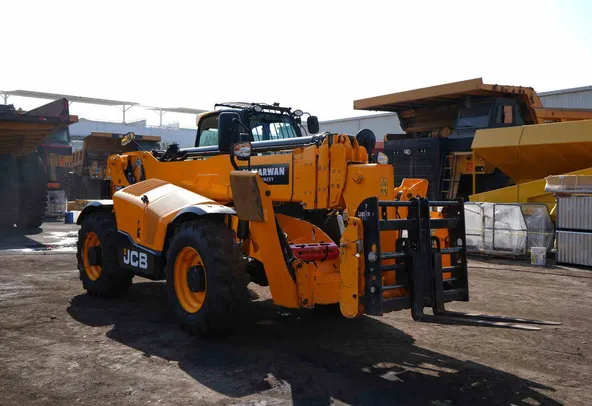 2022 JCB 540-170 Telescopic Handler Front Right Side Image