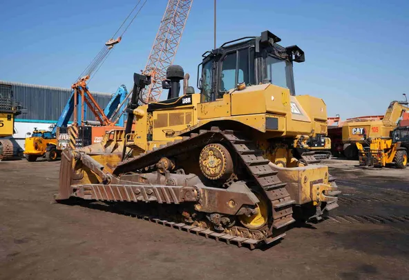 2016 CAT D8R Bulldozer Right Back View