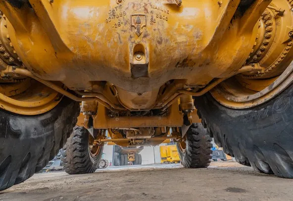 شاحنة قلّابة ثقيلة كاتربيلر 777 موديل 2023