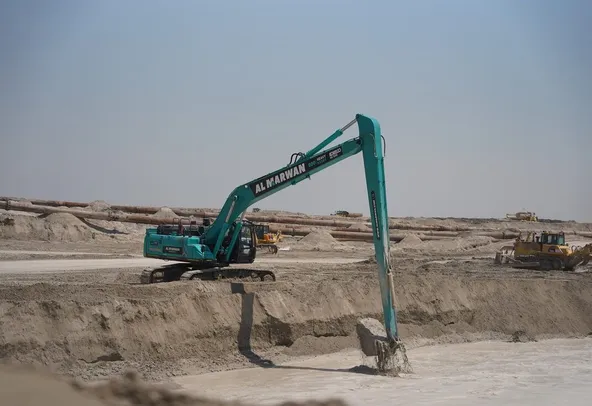 Rent Large 50 Ton Long Boom Excavators | Al Marwan