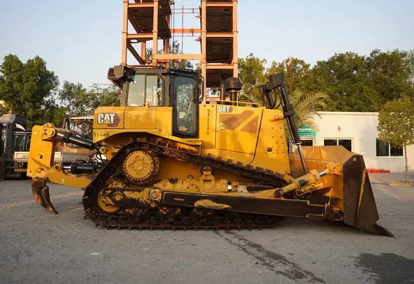 Caterpillar D8T Dozer 2021  - Al Marwan Heavy Machinery