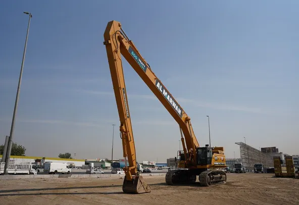 Rent Large 95 Ton Long Reach Track Excavators | Al Marwan