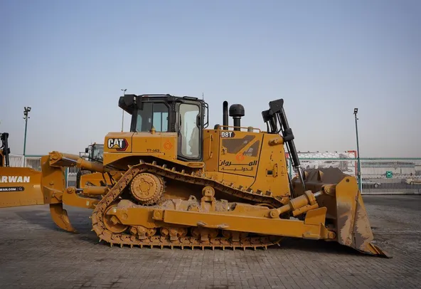Cat D8T 39-Ton Crawler Dozer 2021 right side view - Al Marwan Heavy Machinery