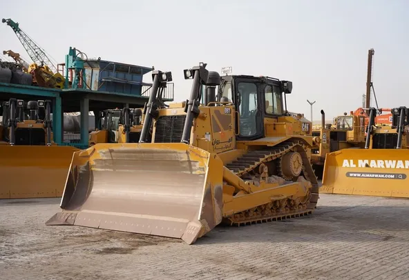 Cat D8T 39-Ton Crawler Dozer 2021 front left view - Al Marwan Heavy Machinery