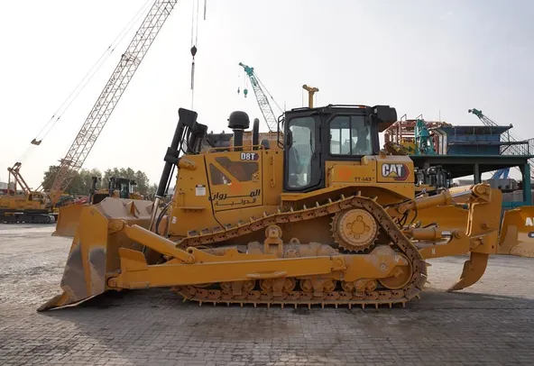 Cat D8T 39-Ton Crawler Dozer 2021 left side view - Al Marwan Heavy Machinery
