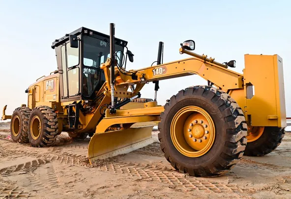 Motor Graders Rental with Skilled Operators | Al Marwan