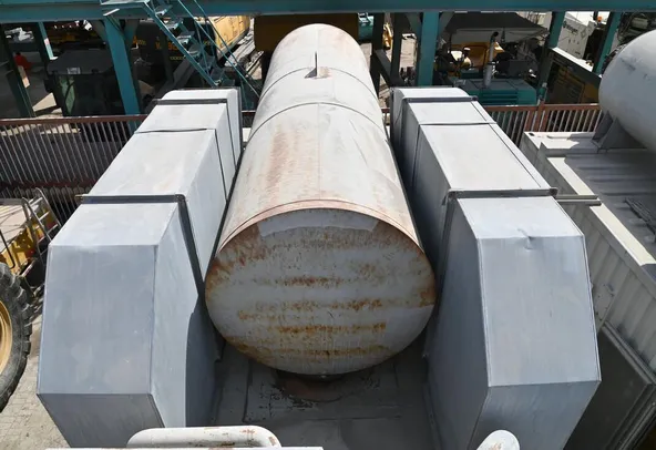 2000 Piller DHH Generator Set Caterpillar Powerhouse-tank view-Al Marwan Machinery