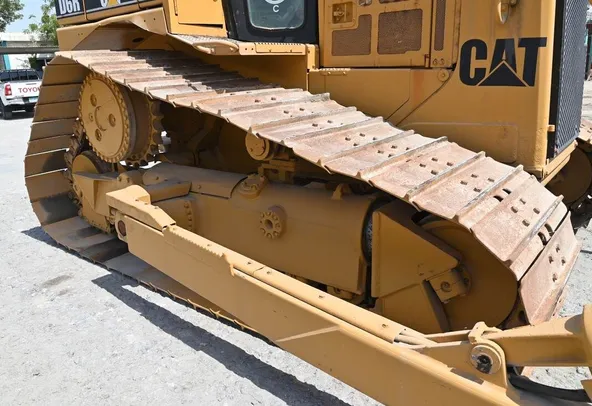 Cat D6R 18-Ton Crawler Dozer 2012 | Al Marwan
