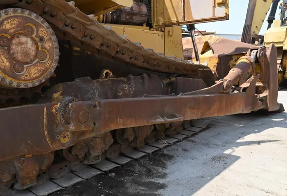 Used Cat D8R Crawler Dozer 2009 | Al Marwan