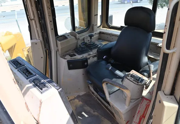 Used Caterpillar D8R Dozer 2007 | Al Marwan