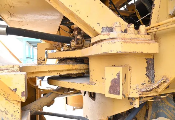 1988 Cat 988B Wheel Loader undercarriage view- Al Marwan Machinery
